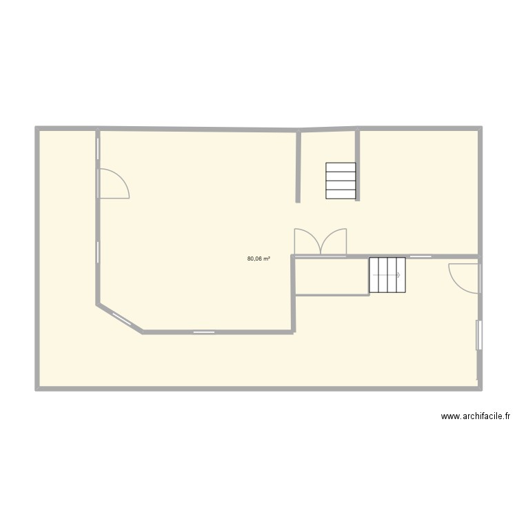 RDC. Plan de 1 pièce et 80 m2