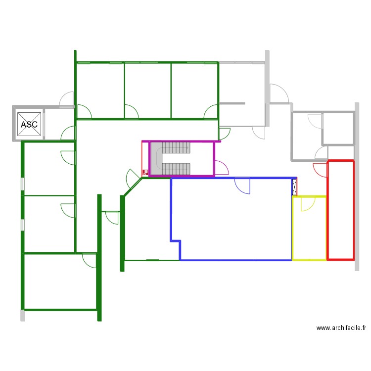 Clin d'oeil pour évacuation. Plan de 16 pièces et 234 m2