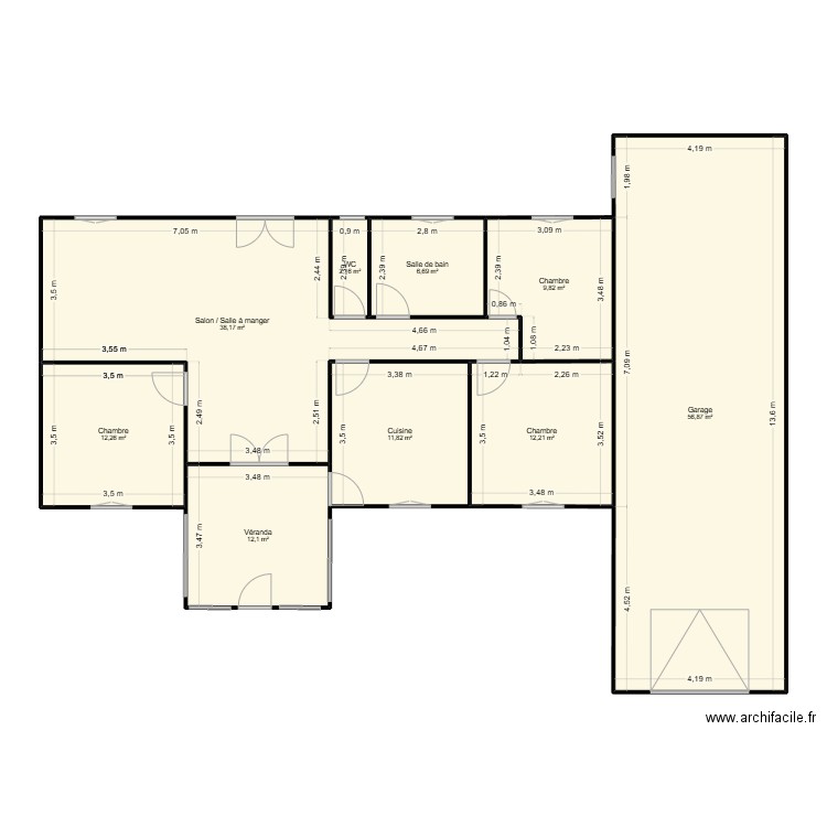 Pujols. Plan de 9 pièces et 162 m2