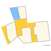 Plan avec b&acirc;timent au alentour & cour