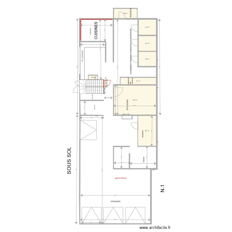 SOUS SOL. Plan de 8 pièces et 47 m2