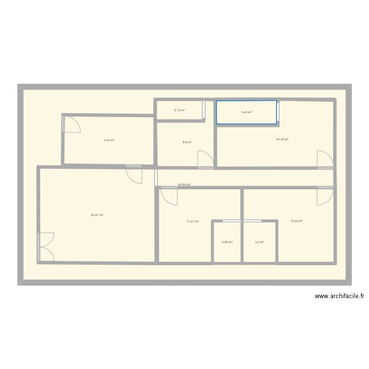 Maison Rod. Plan de 11 pièces et 242 m2