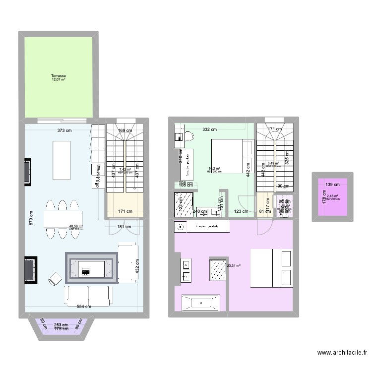 Chambres mur original. Plan de 9 pièces et 111 m2