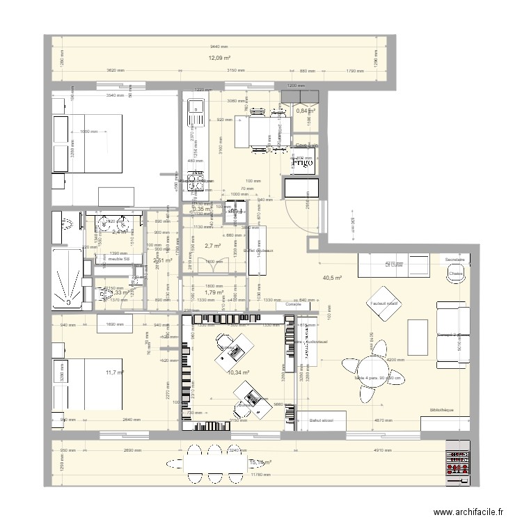 t4fino17. Plan de 13 pièces et 102 m2