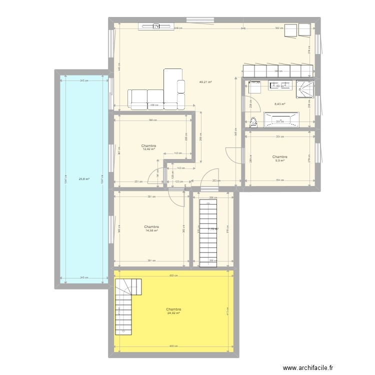 étage. Plan de 8 pièces et 153 m2