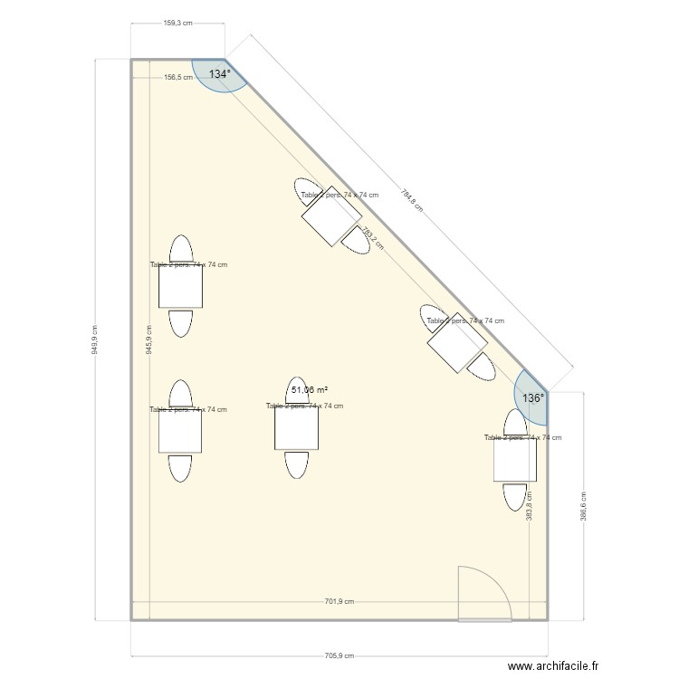 terrasse. Plan de 1 pièce et 51 m2