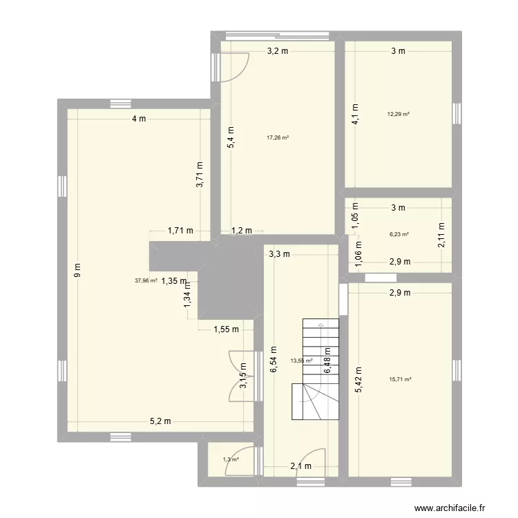 Beven RDC. Plan de 8  et 107 m²