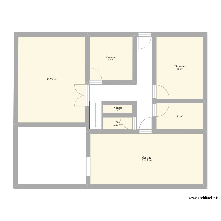 T2 Chateau. Plan de 7 pièces et 75 m2
