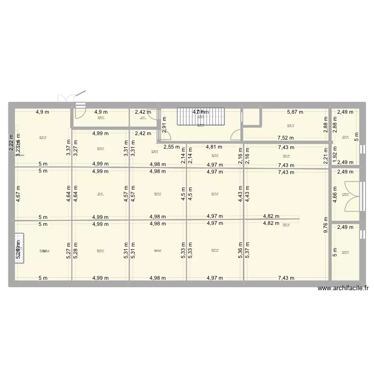 Bussy. Plan de 40 et 881 m² Bussy. Plan de 40 et 881 m²