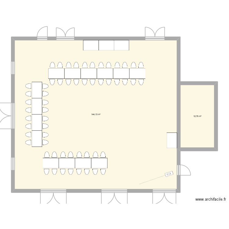 marché artisanal. Plan de 2 pièces et 157 m2