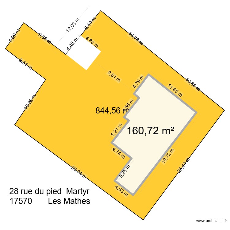 terrain et maison avec cabane 15 m². Plan de 1 pièce et 161 m2