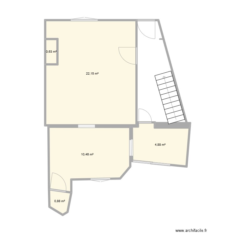 Rez de chaussée. Plan de 5 pièces et 39 m2