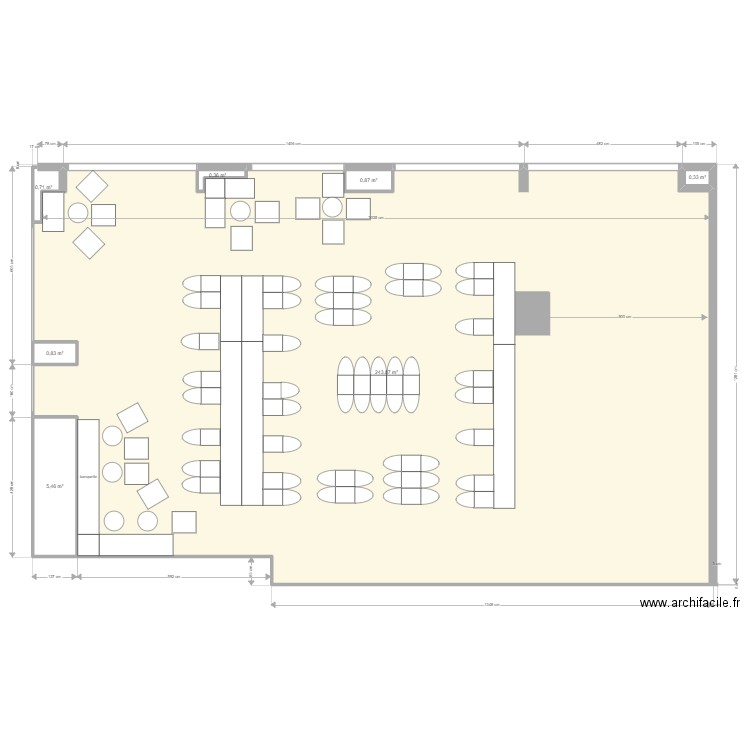 steack'n shake. Plan de 7 pièces et 252 m2