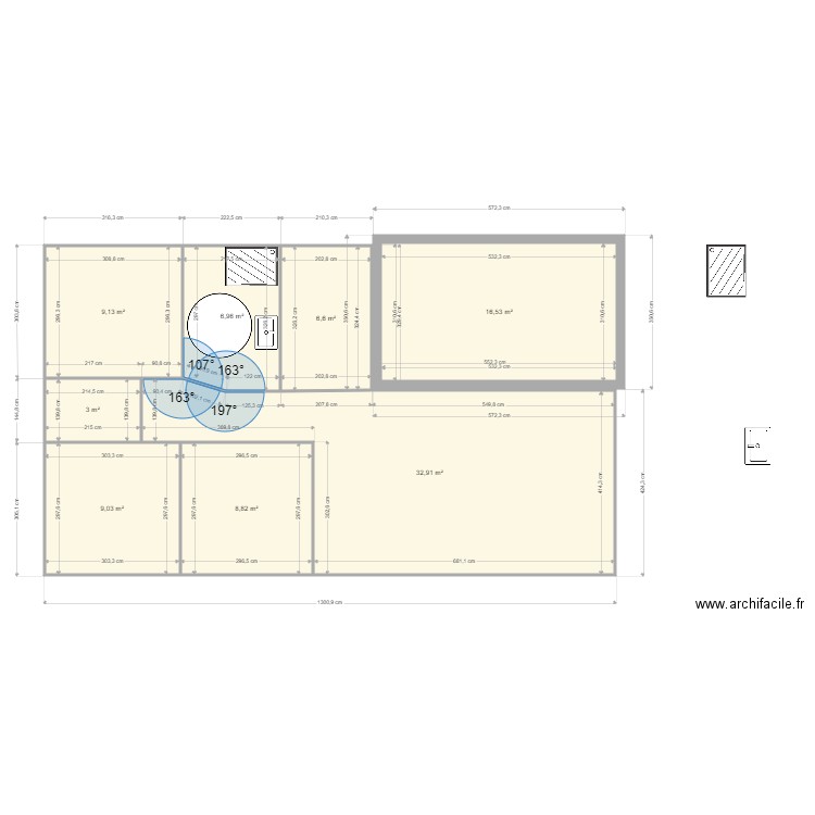 plan en montage. Plan de 8 pièces et 93 m2