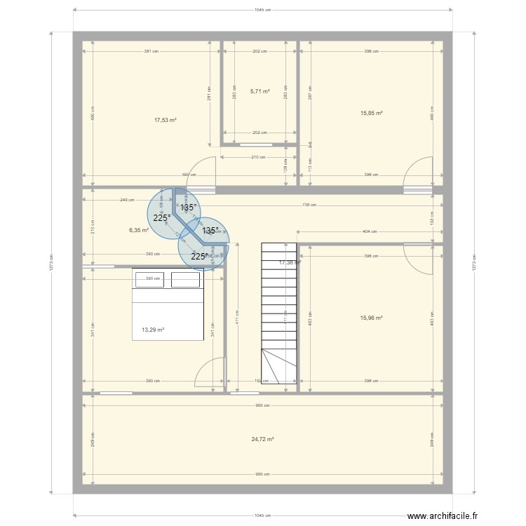 Voisin 2. Plan de 8 pièces et 117 m2