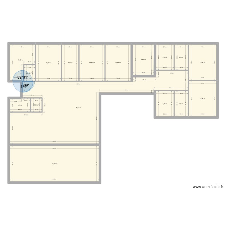 Essai. Plan de 17 pièces et 255 m2