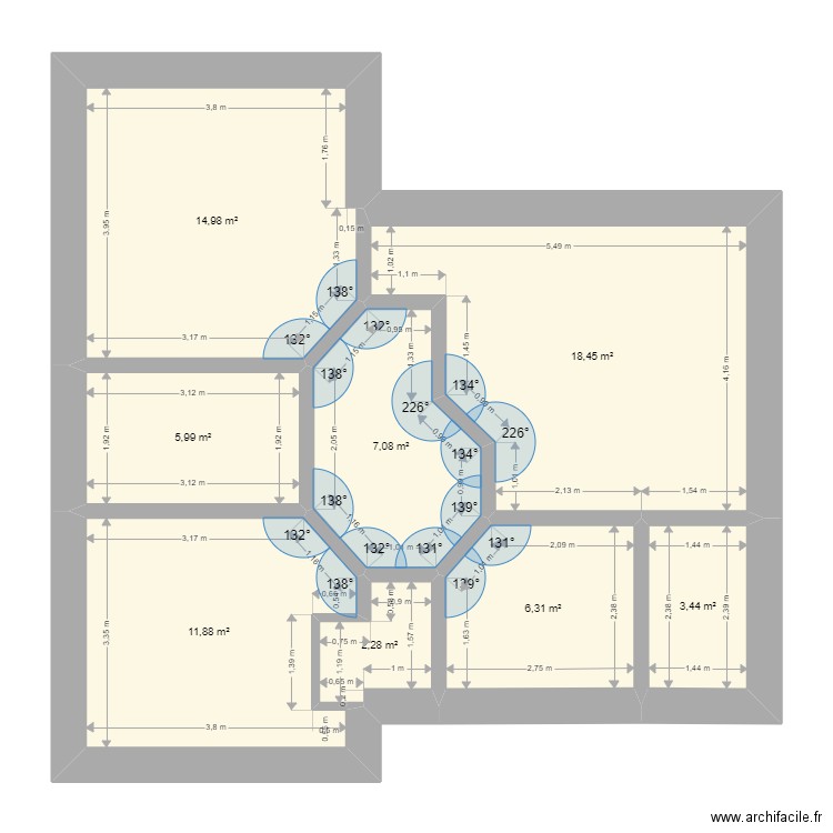 Parat. Plan de 15 pièces et 180 m2