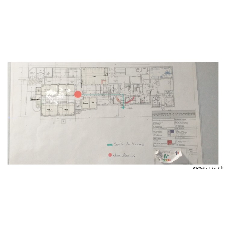 stage. Plan de 9 pièces et 25 m2