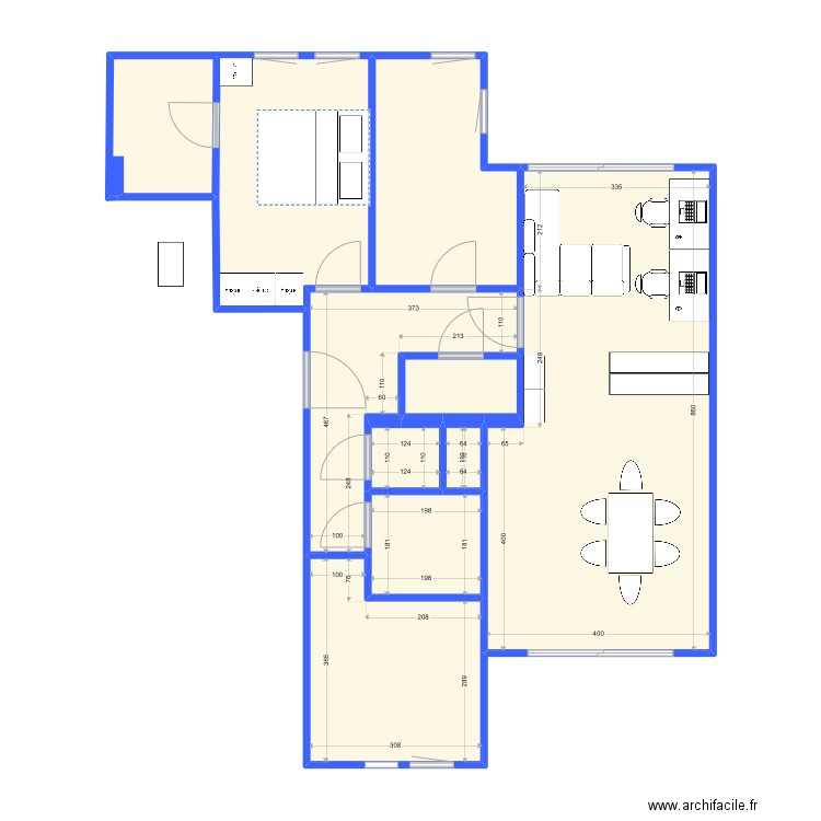 B101. Plan de 10 pièces et 82 m2