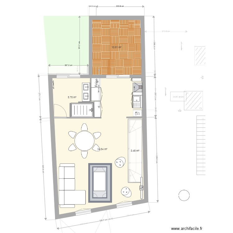 projet V8. Plan de 9 pièces et 114 m2