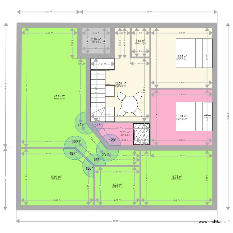 immeuble neuf fini. Plan de 18 pièces et 192 m2