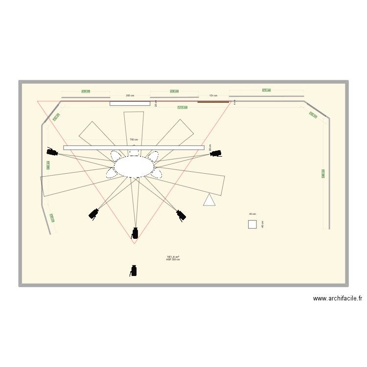 table ovale. Plan de 1 pièce et 161 m2