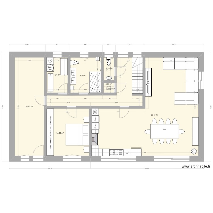 Nènène. Plan de 8 pièces et 121 m2