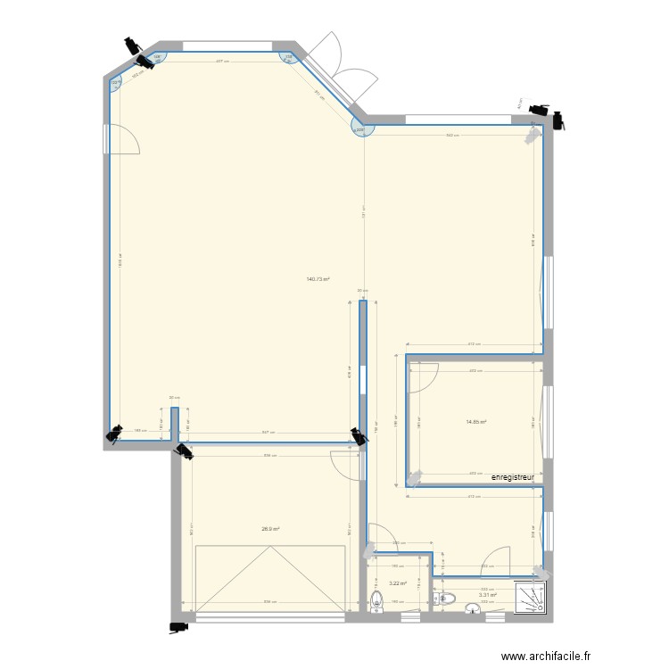 Magasin vide avec camera. Plan de 0 pièce et 0 m2