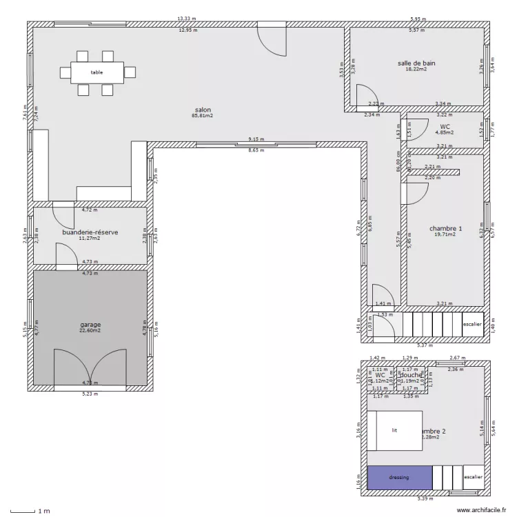 en u avec chambre &agrave; l'&eacute;tage. Plan de 