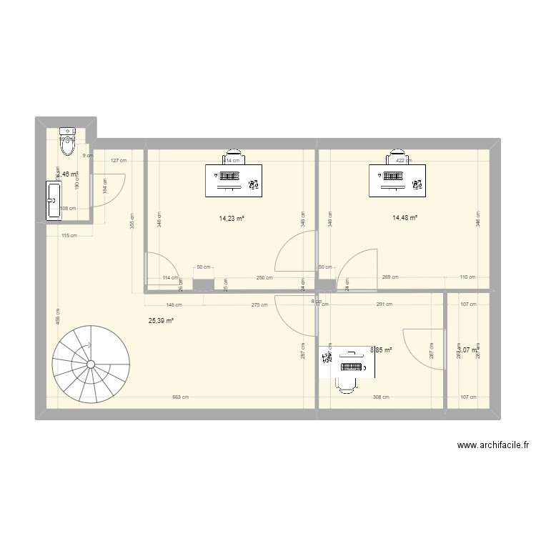 Bureau maiore. Plan de 6 pièces et 68 m2