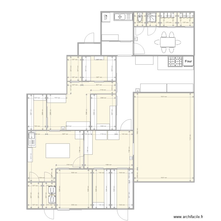 ferme du chef lieu V3. Plan de 17 pièces et 134 m2