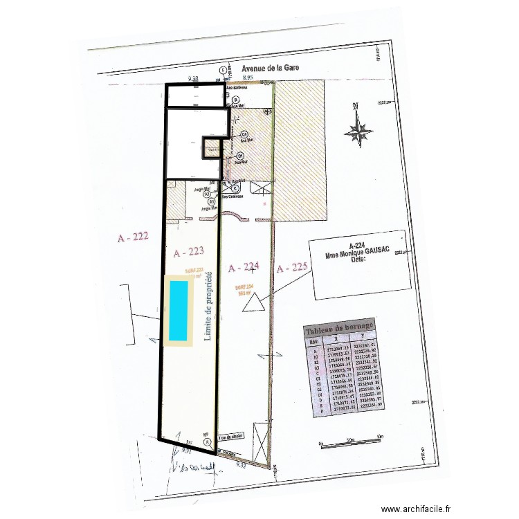 NISSAN IMPLANTATION PISCINE. Plan de 4 pièces et 543 m2