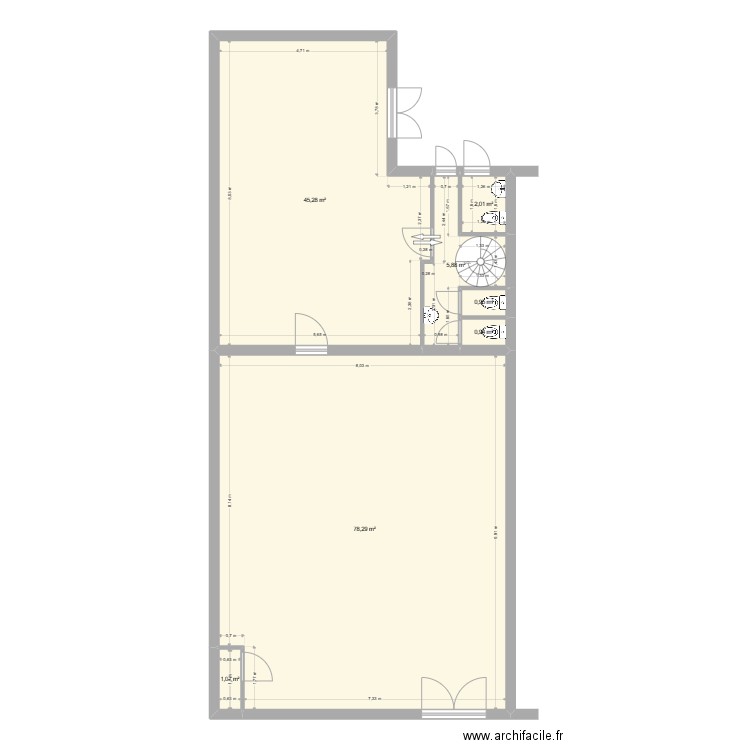 TBS. Plan de 7 pièces et 134 m2