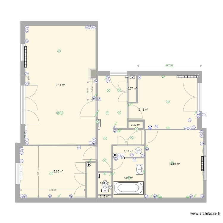 Appart brut cible-Salon cassé. Plan de 0 pièce et 0 m2