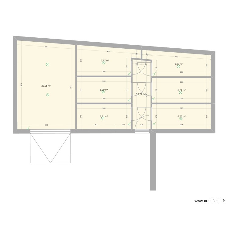 Garage. Plan de 8 pièces et 69 m2