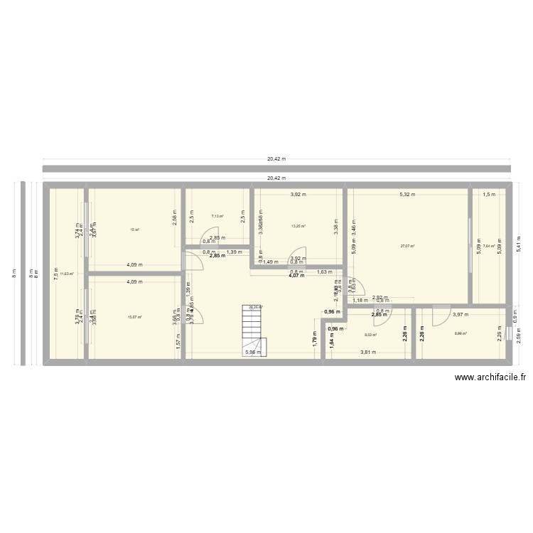 etaj. Plan de 10 pièces et 142 m2