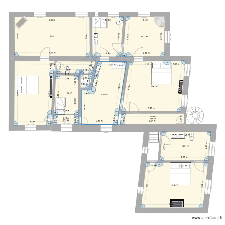 1er etage. Plan de 10 pièces et 154 m2