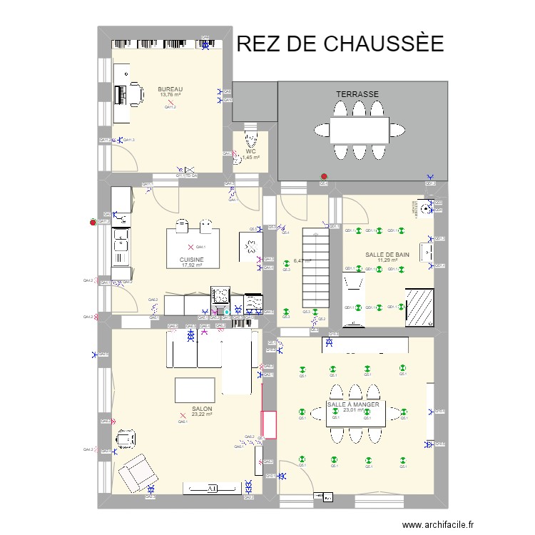 REZ DE CHAUSSÈE. Plan de 8 pièces et 97 m2
