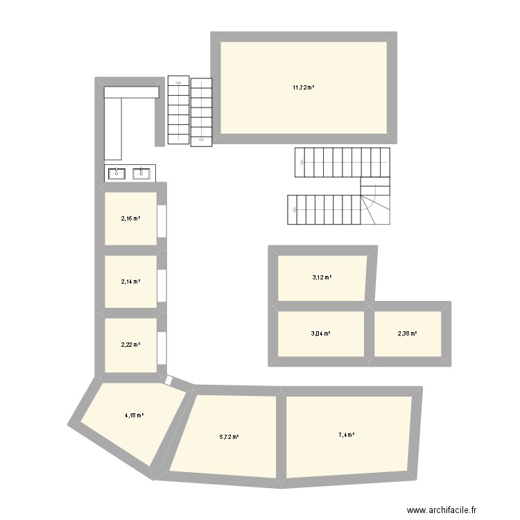 etage. Plan de 10 pièces et 44 m2