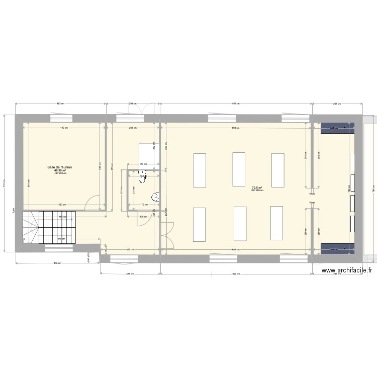 Mairie. Plan de 8 pièces et 270 m2