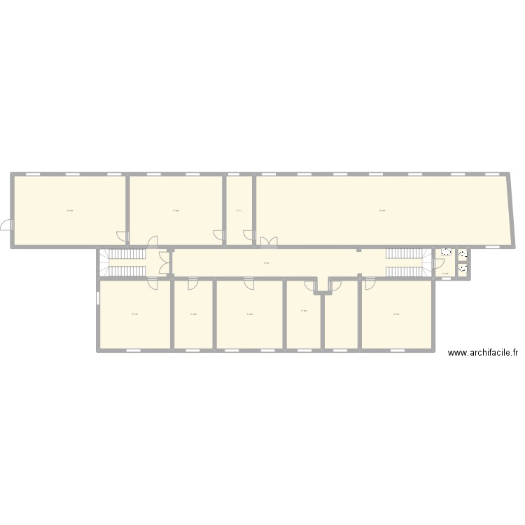 CSU E+1. Plan de 13 pièces et 466 m2