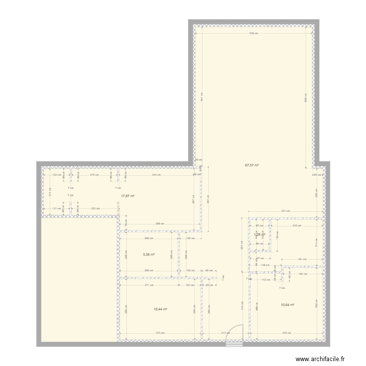 Maison. Plan de 7 pièces et 256 m2