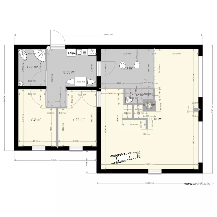local commercial. Plan de 8 pièces et 69 m²