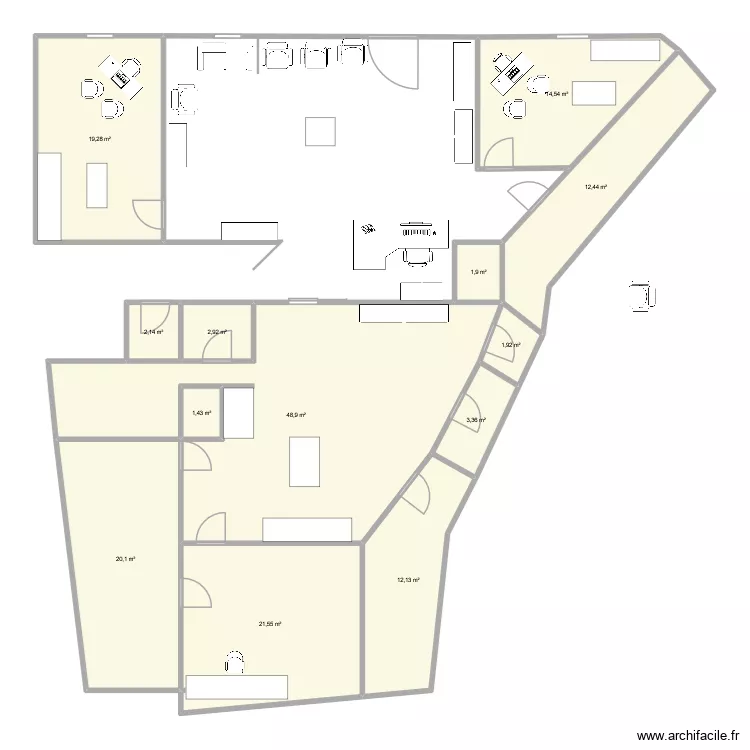 CLINIQUE 2. Plan de 13  et 163 m²