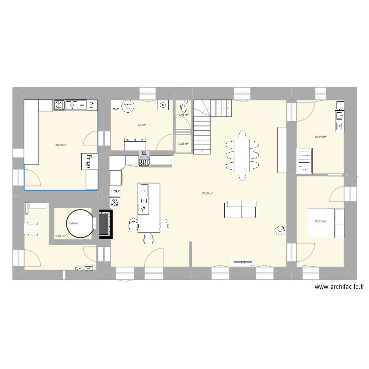 Maison. Plan de 9 pièces et 146 m2