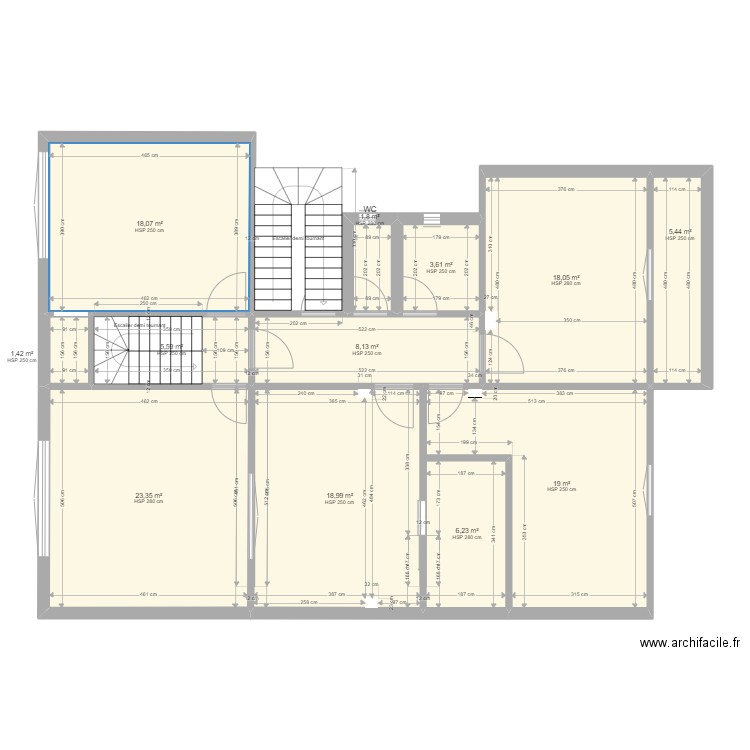 maison . Plan de 12 pièces et 130 m2