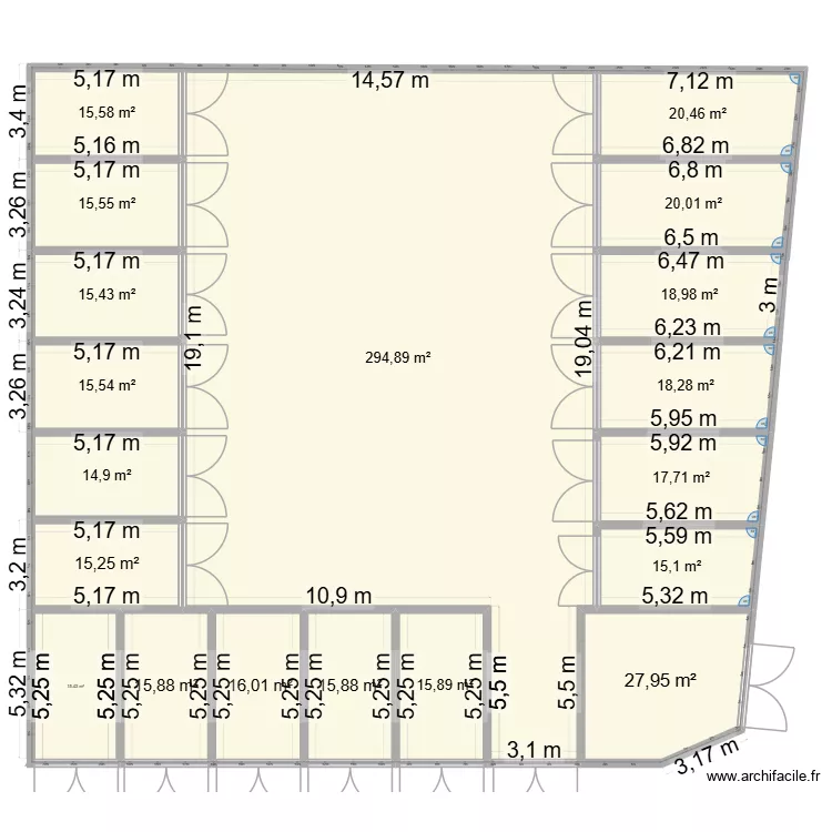 Parking Adetikop&eacute; 1. Plan de 19  et 605 m²
