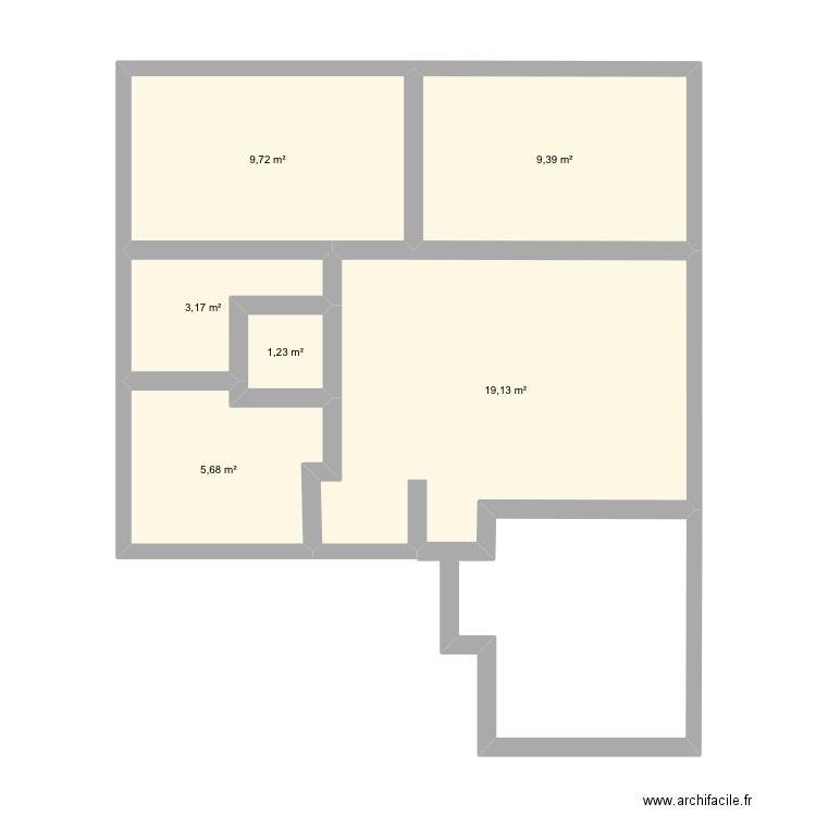 T4 - 3 chambres. Plan de 6 pièces et 48 m2