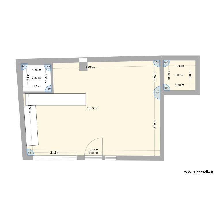 CAVE NUE BONNE MEUSURE. Plan de 3 pièces et 44 m2