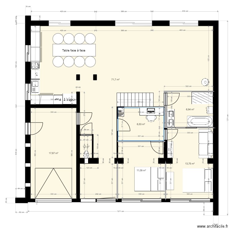 RDC Originale AA. Plan de 7 pièces et 129 m2